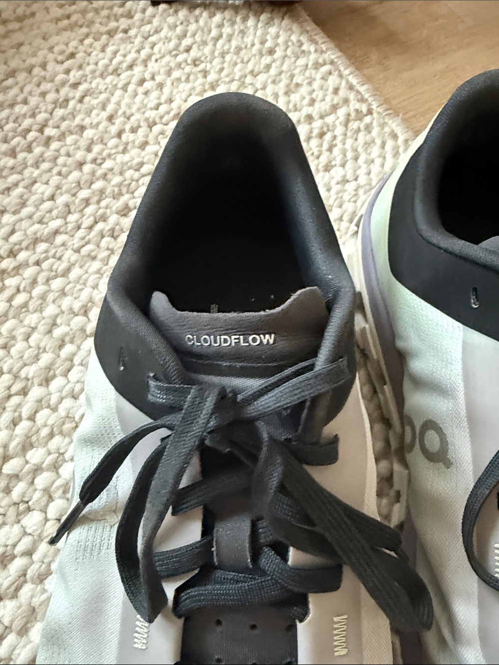 On Running Women's Cloudflow Running Shoes - Light Gray with Black Accents 8.5 - Picture 2 of 6